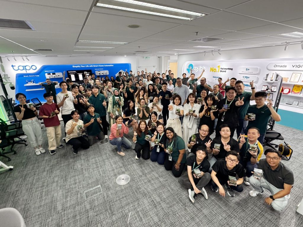 corporate team activity terrarium mossarium